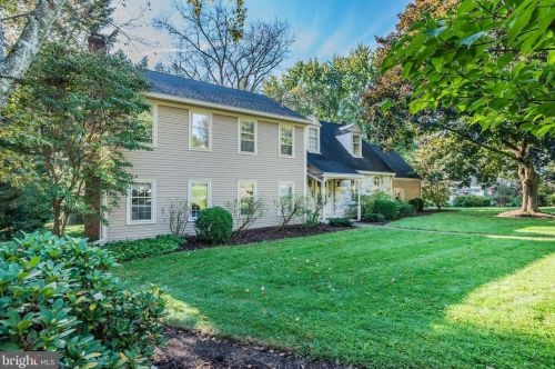 115 Lauer Ln, Camp Hill, PA 17011-1313