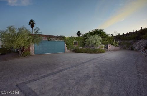 6211 Camino Almonte, Tucson, AZ 85718-3731