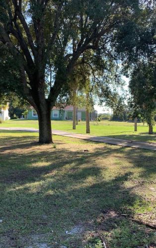 4007 Avenue, Fort Pierce, FL 34947-1828