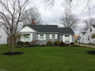 132 Delverne Ave, Canton, OH 44710-1336