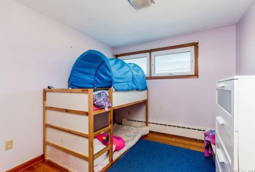 691 Millbrook Rd, Middletown CT  06457-5523 exterior