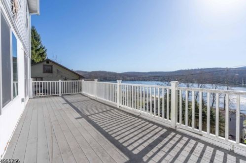 1 Lewis Ln, Belvidere NJ  07823-3123 exterior