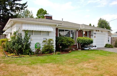 910 River St, Lebanon, OR 97355-4447