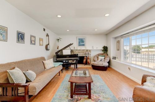 1104 Thalia St, San Diego, CA 92154-1955