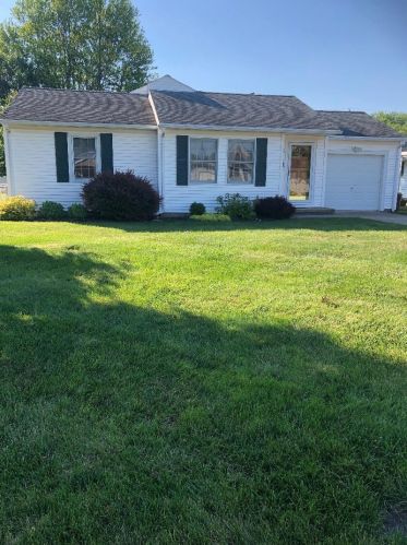 552 Comfort Ln, Washington Ch, OH 43160-2413