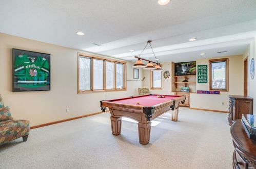 5230 Creekside Pl, La Crosse WI  54601-2296 exterior