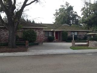 210 Lois Ave, Modesto CA  95350-5246 exterior