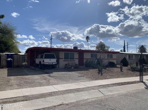 8464 Mary Dr, Tucson, AZ 85730-2012