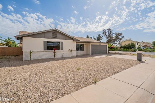 12401 Columbine Dr, Phoenix, AZ 85029-2116