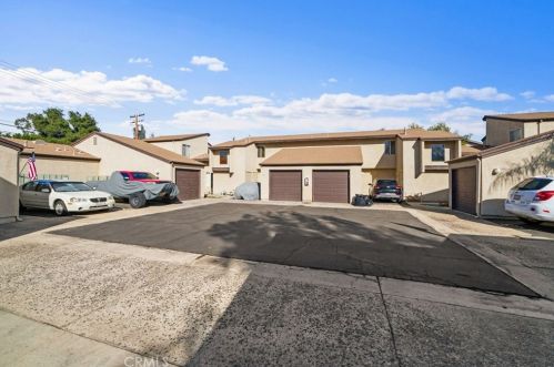 687 Parkview Dr, Lake Elsinore CA  92530-7072 exterior