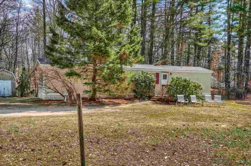 10 Spring St, Raymond, NH 03077-2671