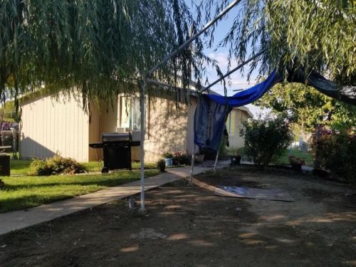 205 E St, Granger, WA 98932-9796