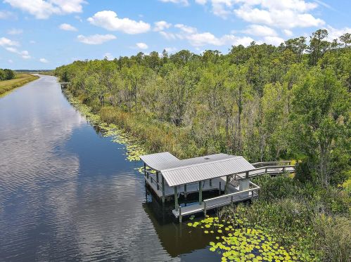 629 Fisher Rd, Ocklawaha, FL 32179-5777