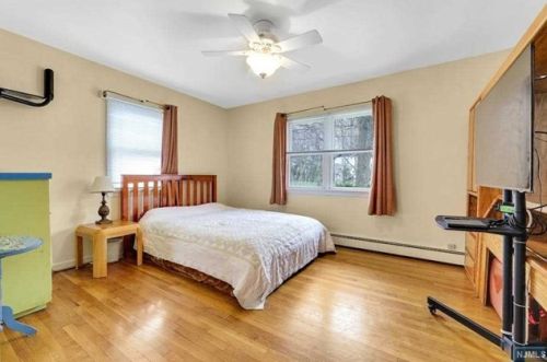 109 Hiawatha Blvd, Oakland NJ  07436-2905 exterior