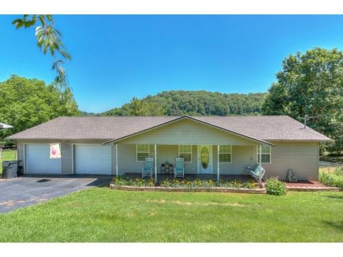 121 Lancaster Dr, Kingsport, TN 37663-3334