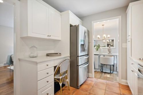 23 Brighton Pl, Stamford CT  06902-2501 exterior