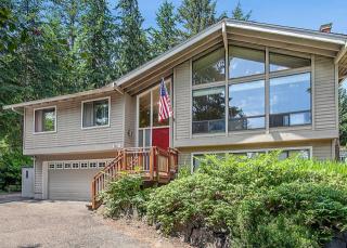 3511 216 Pl, Redmond WA  98053-8259 exterior