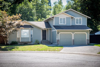 16817 114th Avenue Ct, Puyallup, WA 98374-9575