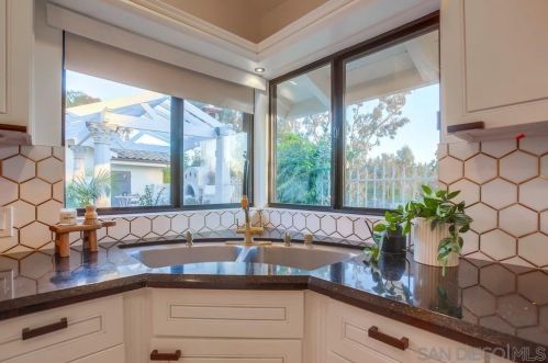 3106 Circa De Tierra, Encinitas CA  92024-6905 exterior