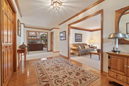 718 Willowcrest Dr, Gibsonia PA  15044-6028 exterior