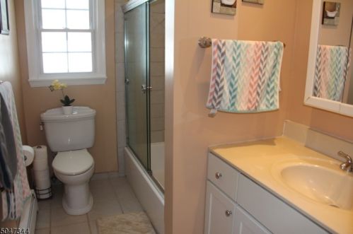 17 Rutgers Ave, West Milford Lakes NJ  07480-3505 exterior