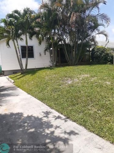 5284 Cleveland Rd, Delray Beach, FL 33484-4226