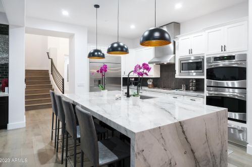 9959 Edgestone Dr, Scottsdale, AZ 85255-2554