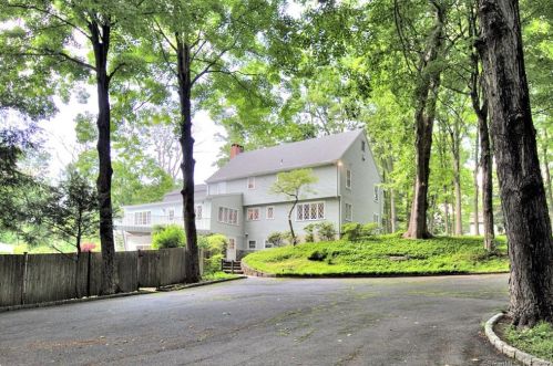 40 Red Coat Rd, Westport, CT 06880-1499