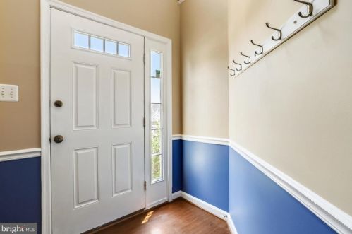 461 Sparkleberry Ter, Leesburg, VA 20176-4053