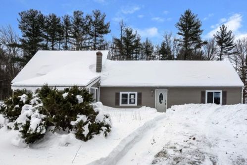 26 Bear Hill Rd, Newton, NH 03858-3206