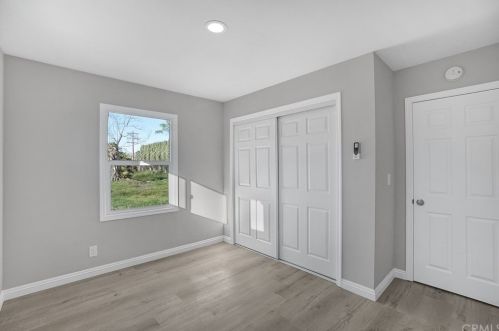 561 Royal Ave, Simi Valley CA  93065-4246 exterior