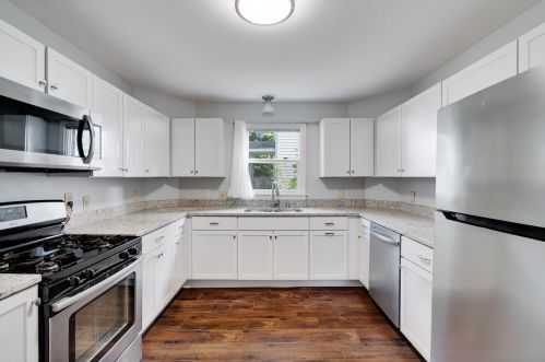 3228 Cedar Ave, Minneapolis, MN 55407-3803