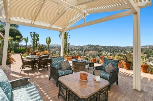 3806 Via Escuda, La Mesa CA 91941-7315 exterior