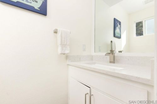 2451 Beryl St, San Diego CA 92109-3401 exterior