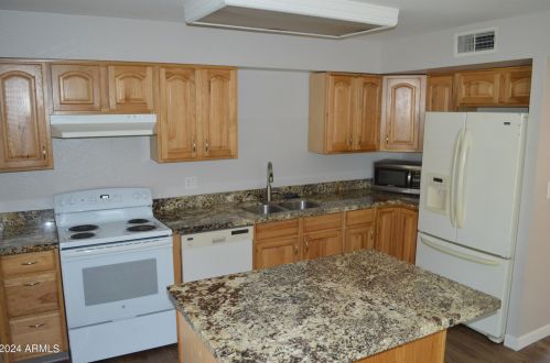 12428 48th Dr, Glendale AZ  85304-2208 exterior