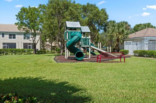 8084 Briantea Dr, Boynton Beach FL  33472-2745 exterior
