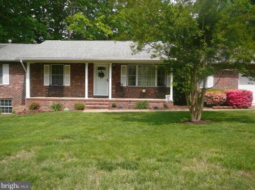 315 Chestnut Ln, Fredericksburg, VA 22408-1936