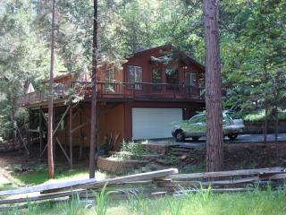 22411 Colorado River Dr, Sonora, CA 95370-8352
