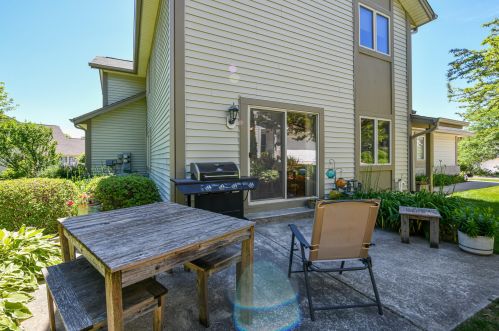 14150 Lenox Dr, Waukesha, WI 53151-3851