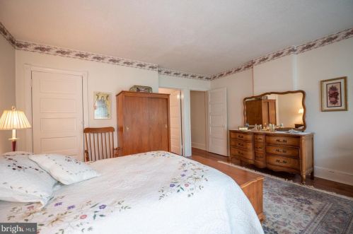 647 Marshall St, Norristown PA 19401-5136 exterior