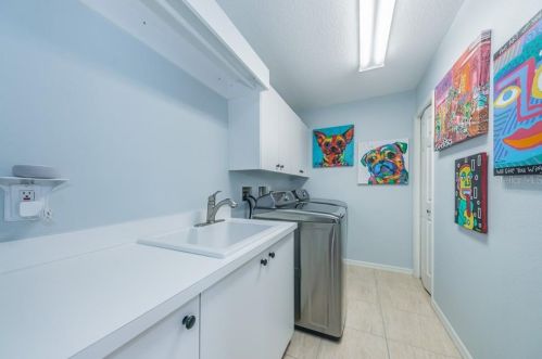 4811 Cross Pointe Dr, Oldsmar FL 34677-5202 exterior