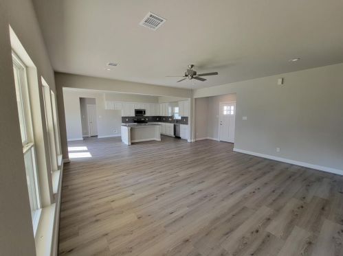 1620 Ladelle St, Dinsmore TX  77488-3428 exterior