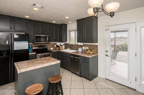 2400 Tigertail Dr, Lake Havasu City AZ  86403-4975 exterior