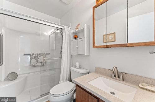 16309 Poplar Hill Rd, Haymarket VA  20169-2101 exterior