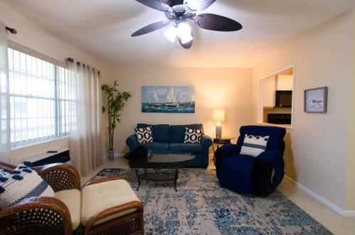 86 Chatham D, West Palm Beach, FL 33417-1815