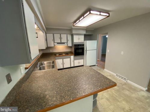 9602 Thornton Rolling Rd, Fredericksburg VA  22408-1718 exterior