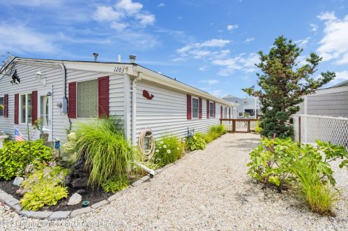 1203 Borealis Ct, Lacey, NJ 08731-5330