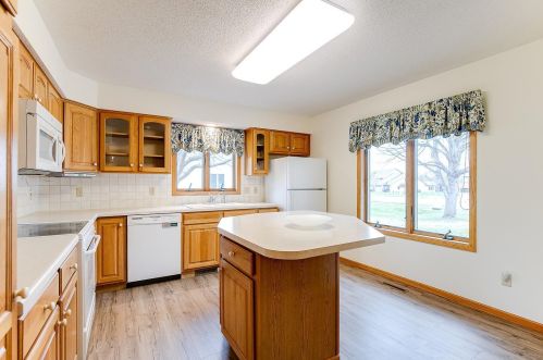 1482 General Sieben Dr, Hastings, MN 55033-8524