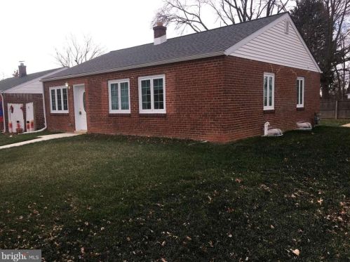211 Bacon Ave, New Castle, DE 19720-2689