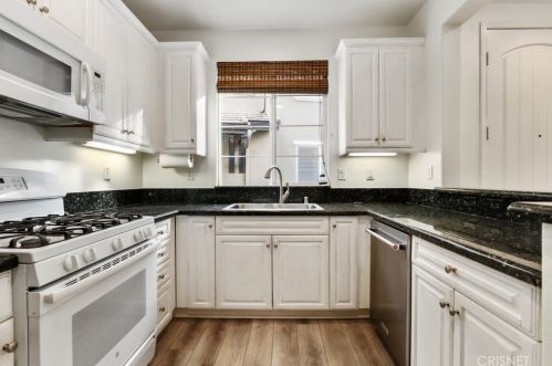 28421 Mirabelle Ln, Santa Clarita CA  91350-3240 exterior